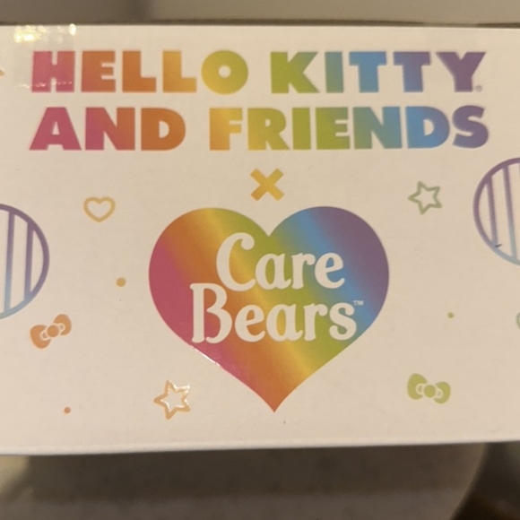 Hello Kitty X Care Bear Collab - Picture 2 of 8